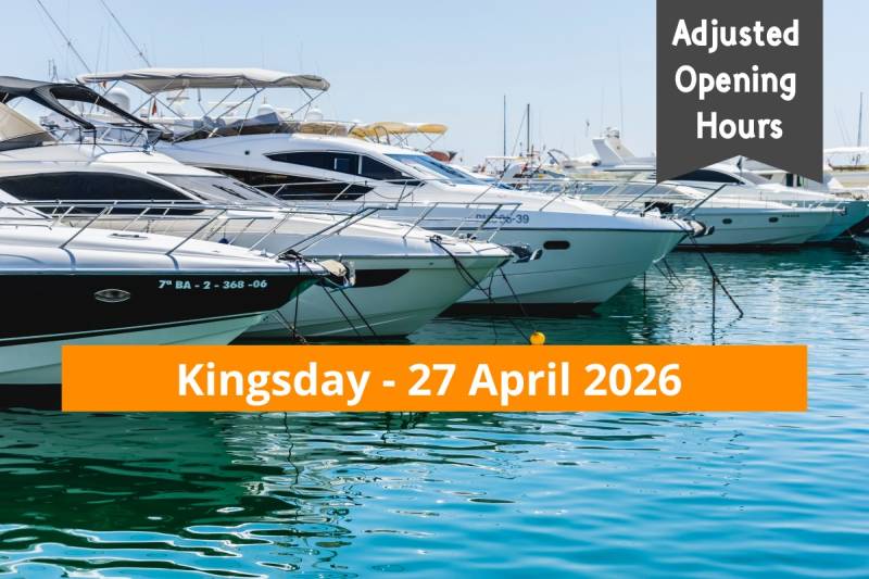 Public holidays opening hours