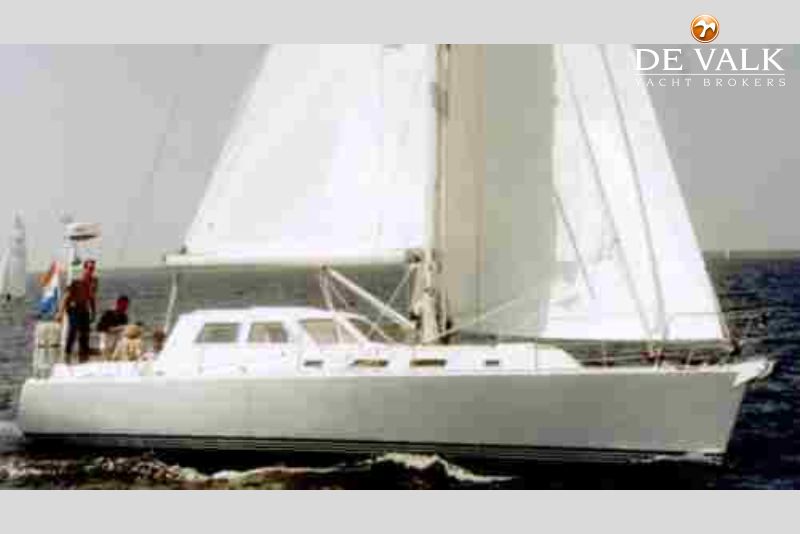 ALUM. 44 DECKSALOON