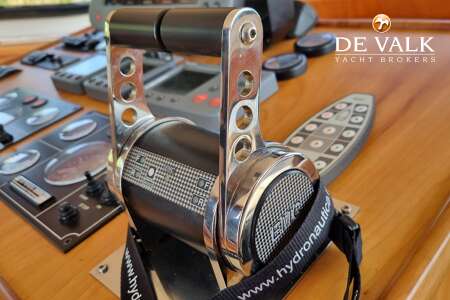 AQUANAUT UNICO 1500 PILOTHOUSE