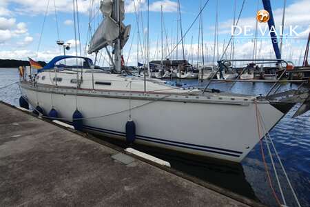 Athena 44