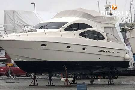 AZIMUT 42 FLY