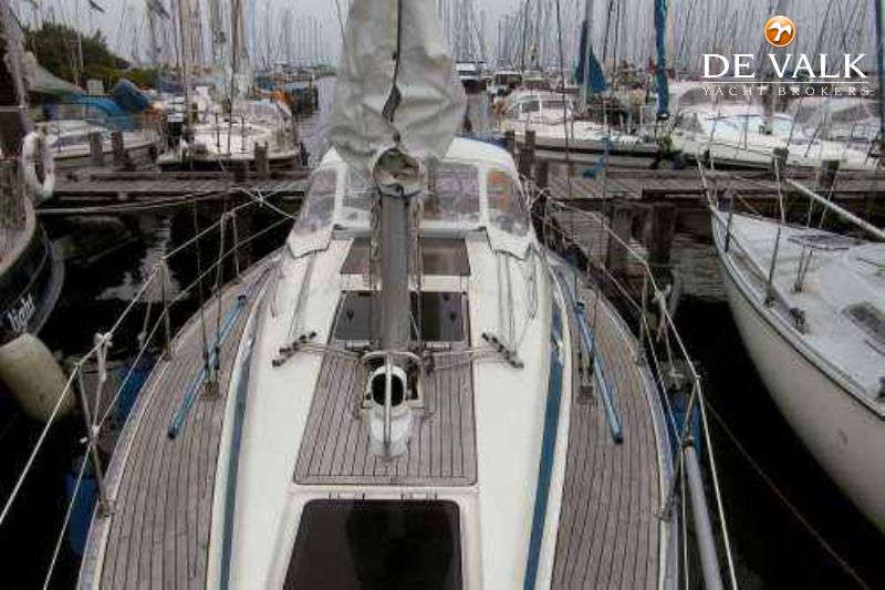 BAVARIA 300 sailing yacht for sale De Valk Yacht broker