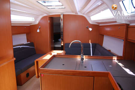BAVARIA 37 CRUISER
