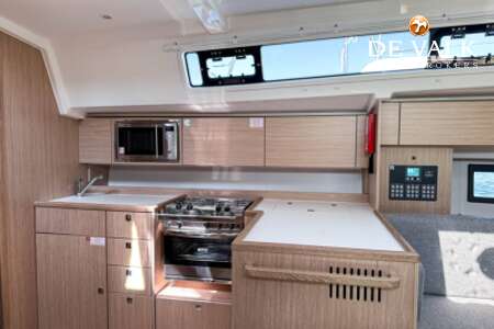 BAVARIA C42