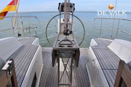 BAVARIA CRUISER 33