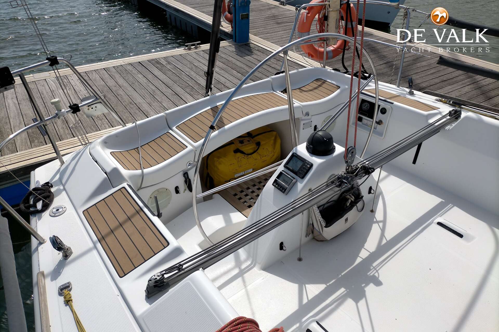 beneteau 40.7 sailboatdata