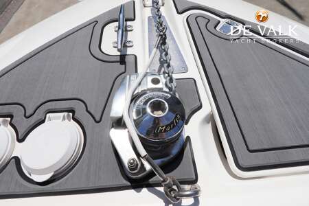 BOSTON WHALER 270 OUTRAGE
