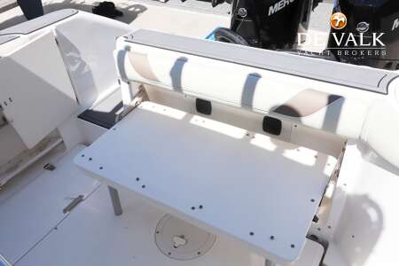 BOSTON WHALER 270 OUTRAGE