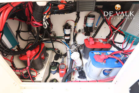 BOSTON WHALER 270 OUTRAGE