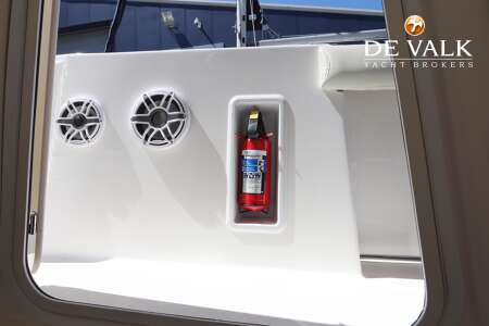 BOSTON WHALER 270 OUTRAGE