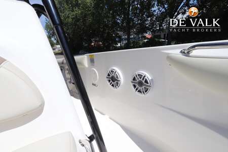 BOSTON WHALER 270 OUTRAGE