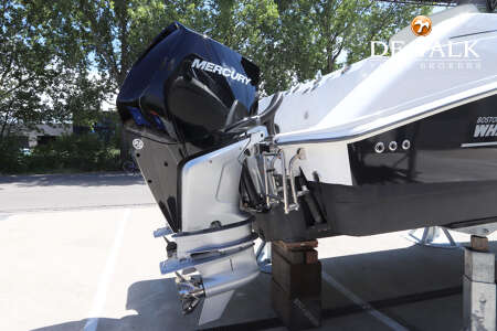 BOSTON WHALER 270 OUTRAGE