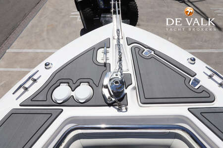 BOSTON WHALER 270 OUTRAGE
