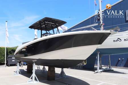 BOSTON WHALER 270 OUTRAGE width=