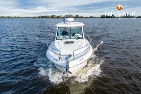 BOSTON WHALER 285 CONQUEST PILOTHOUSE