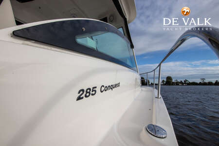 BOSTON WHALER 285 CONQUEST PILOTHOUSE