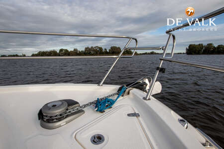BOSTON WHALER 285 CONQUEST PILOTHOUSE
