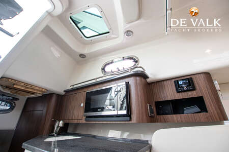 BOSTON WHALER 285 CONQUEST PILOTHOUSE