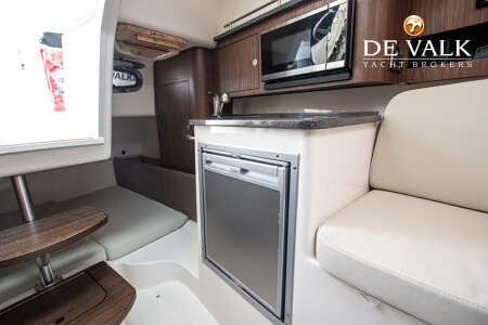 BOSTON WHALER 285 CONQUEST PILOTHOUSE