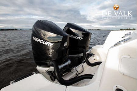 BOSTON WHALER 285 CONQUEST PILOTHOUSE