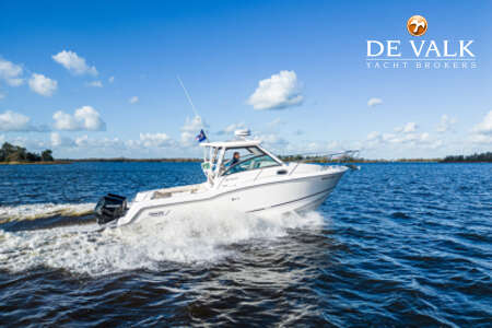 BOSTON WHALER 285 CONQUEST PILOTHOUSE