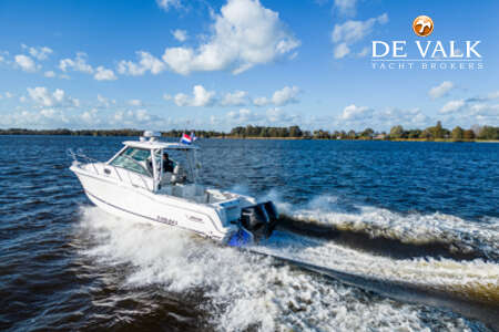 BOSTON WHALER 285 CONQUEST PILOTHOUSE