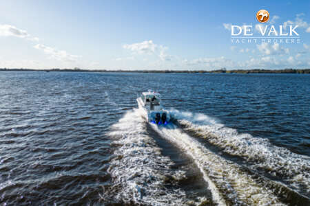 BOSTON WHALER 285 CONQUEST PILOTHOUSE