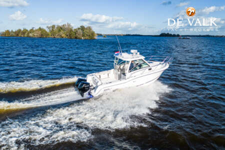 BOSTON WHALER 285 CONQUEST PILOTHOUSE