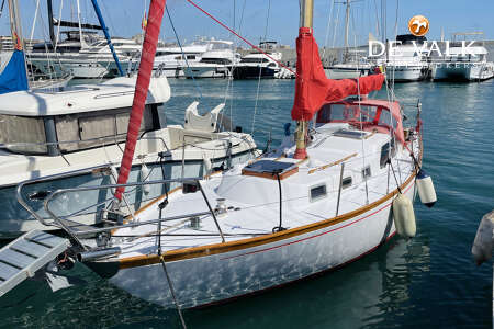 CAMPER & NICHOLSONS 32