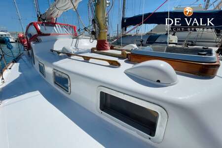 CAMPER & NICHOLSONS 32