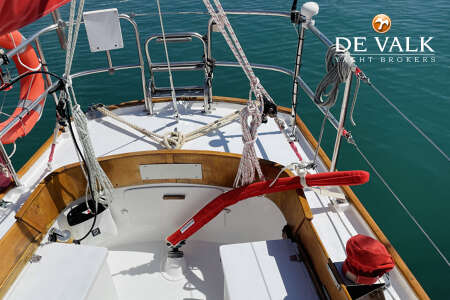 CAMPER & NICHOLSONS 32