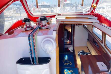 CAMPER & NICHOLSONS 32