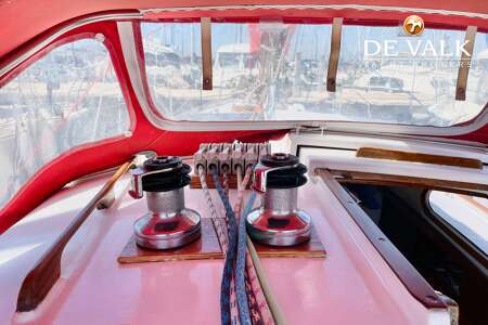 CAMPER & NICHOLSONS 32