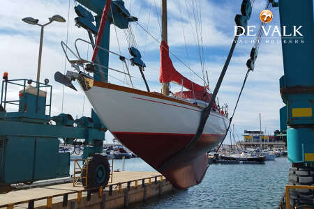 CAMPER & NICHOLSONS 32