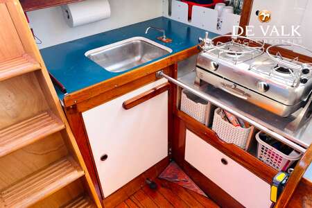 CAMPER & NICHOLSONS 32