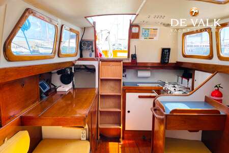 CAMPER & NICHOLSONS 32