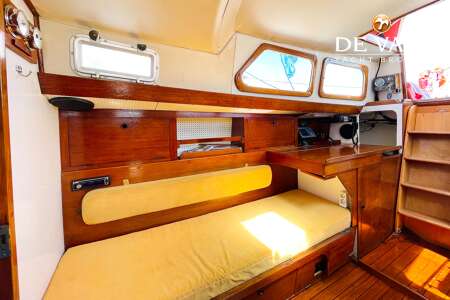 CAMPER & NICHOLSONS 32