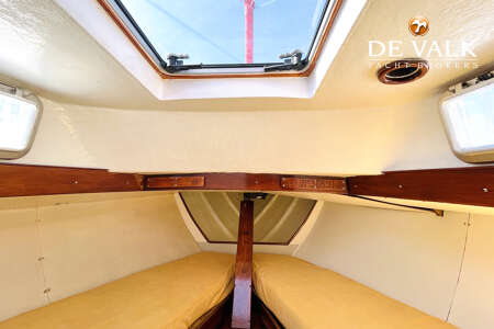 CAMPER & NICHOLSONS 32