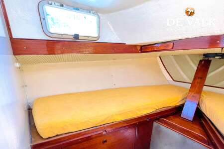 CAMPER & NICHOLSONS 32