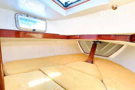 CAMPER & NICHOLSONS 32