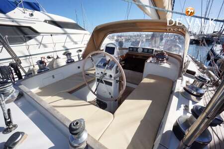CAMPER & NICHOLSONS 58