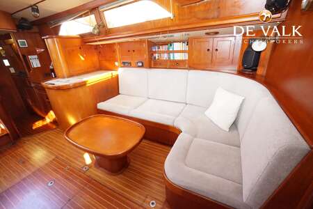 CAMPER & NICHOLSONS 58