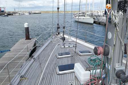 CAMPER & NICHOLSONS 58