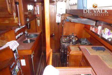 CAMPER & NICHOLSONS 58
