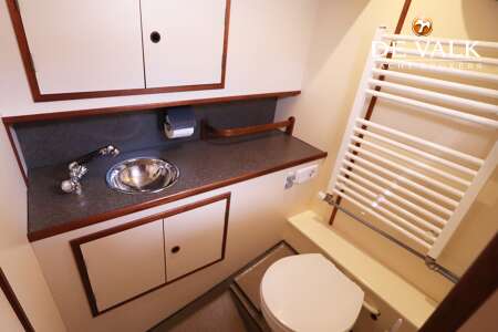 CARENA 47 PILOTHOUSE