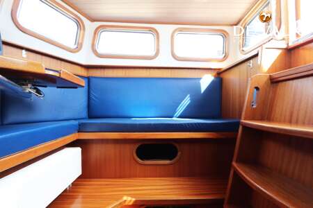 CARENA 47 PILOTHOUSE