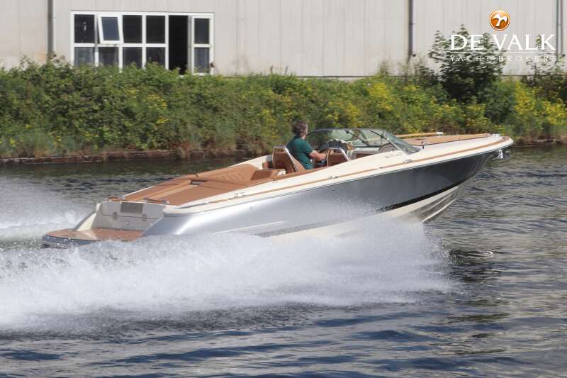 CHRIS-CRAFT CORSAIR 27 motor for sale Valk Yacht broker