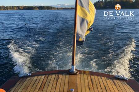 CLASSIC MOTOR YACHT