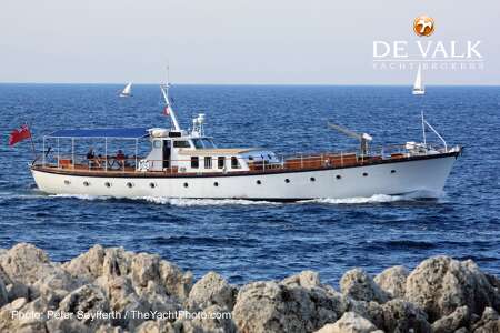 CLASSIC MOTOR YACHT width=