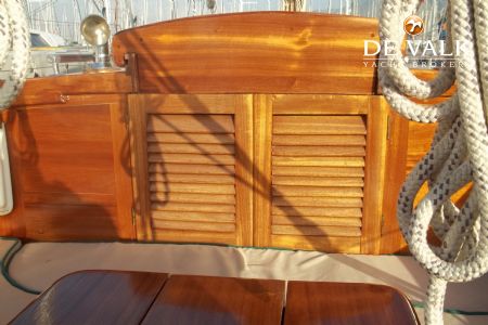 CLASSIC SAILING YACHT